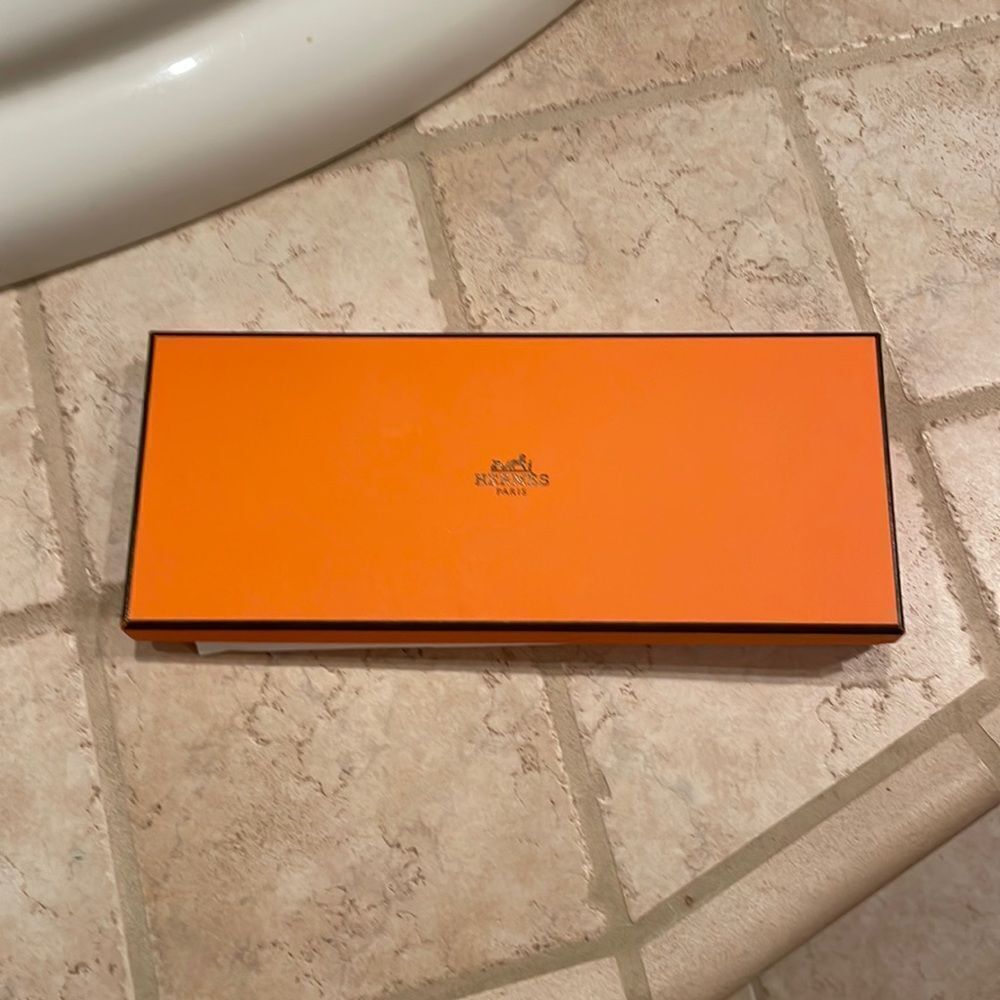 Hermes Authentic orange box. Nothing inside